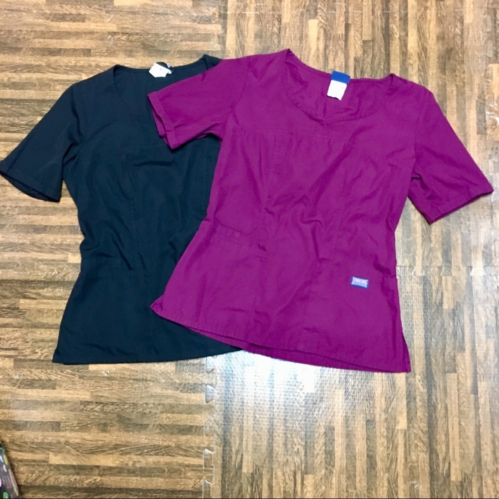 SET OF SCRUBS TOP